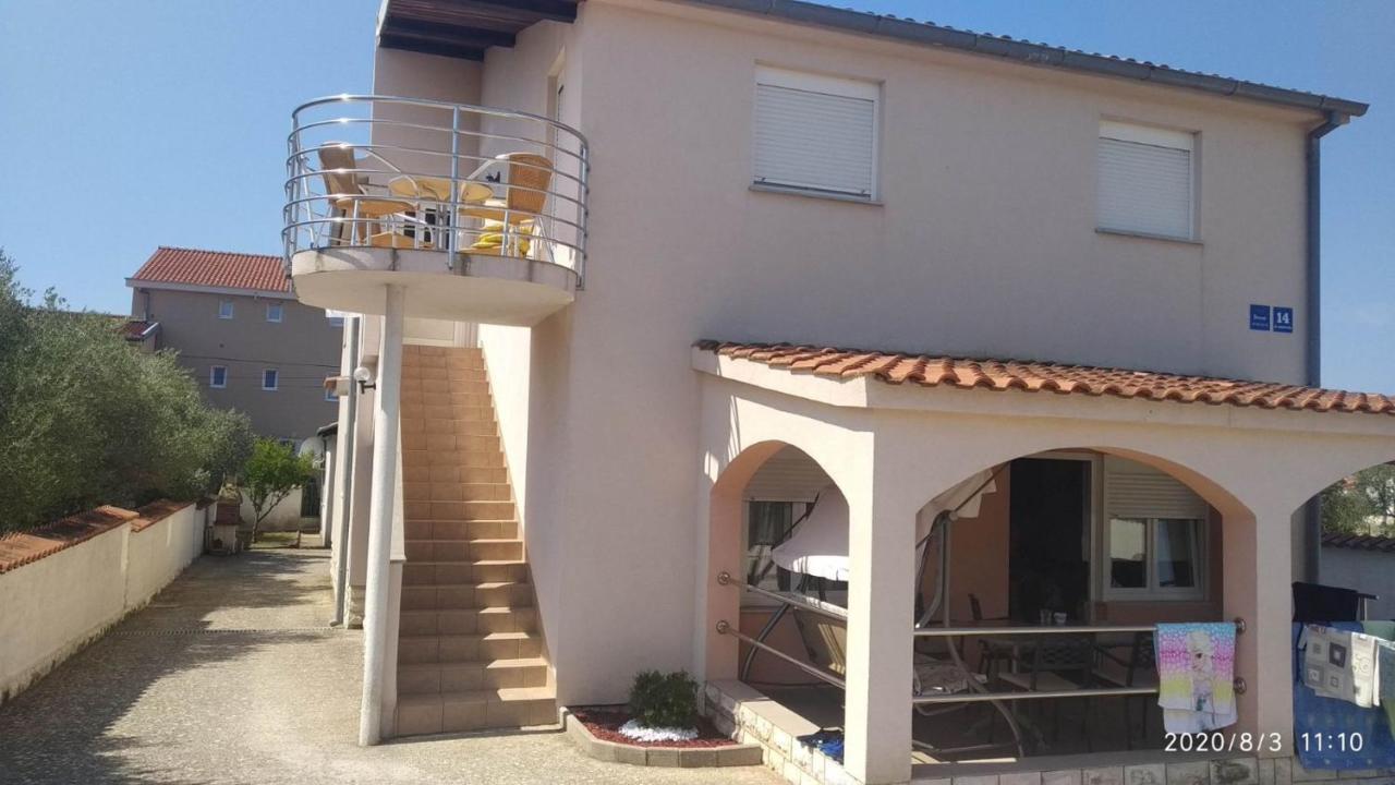 Apartman טוראני מראה חיצוני תמונה