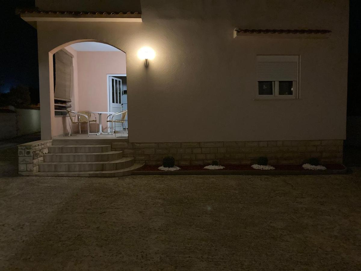 Apartman טוראני מראה חיצוני תמונה